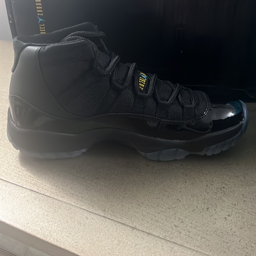 Air Jordan 11 retro black/gamma blue sneakers US 9 - Picture 6 of 8